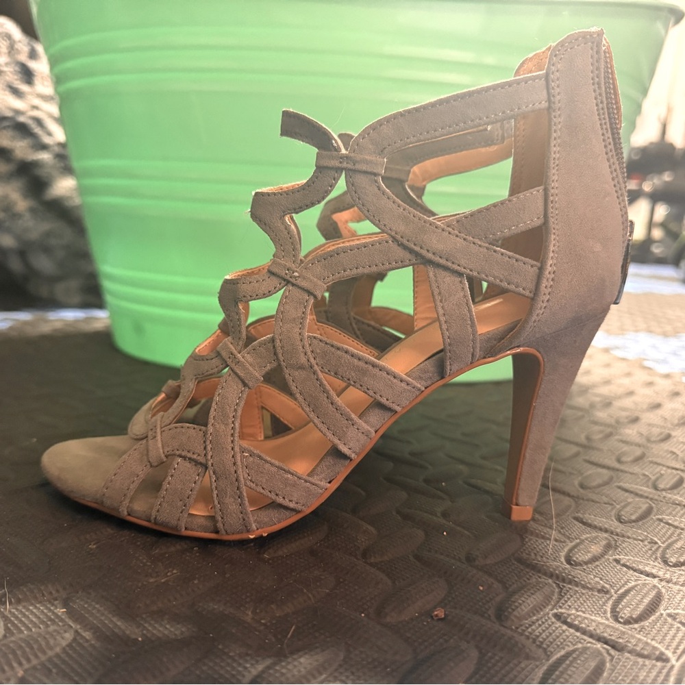 Kelly & Katie grey strappy heels